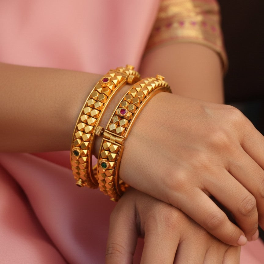 swrnapailu antique bangles