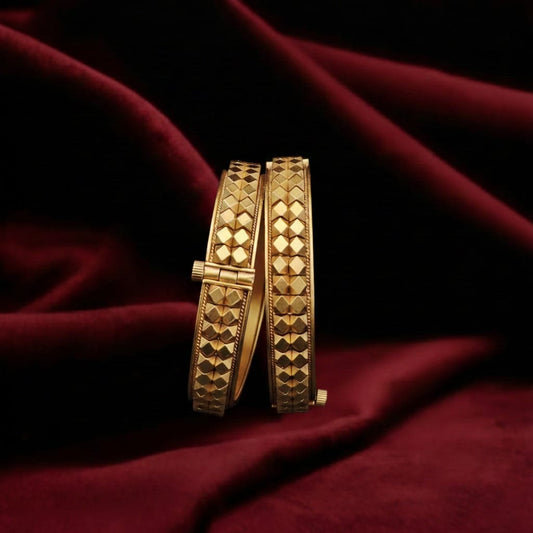 Shrivillas Ashtpailu Bangles