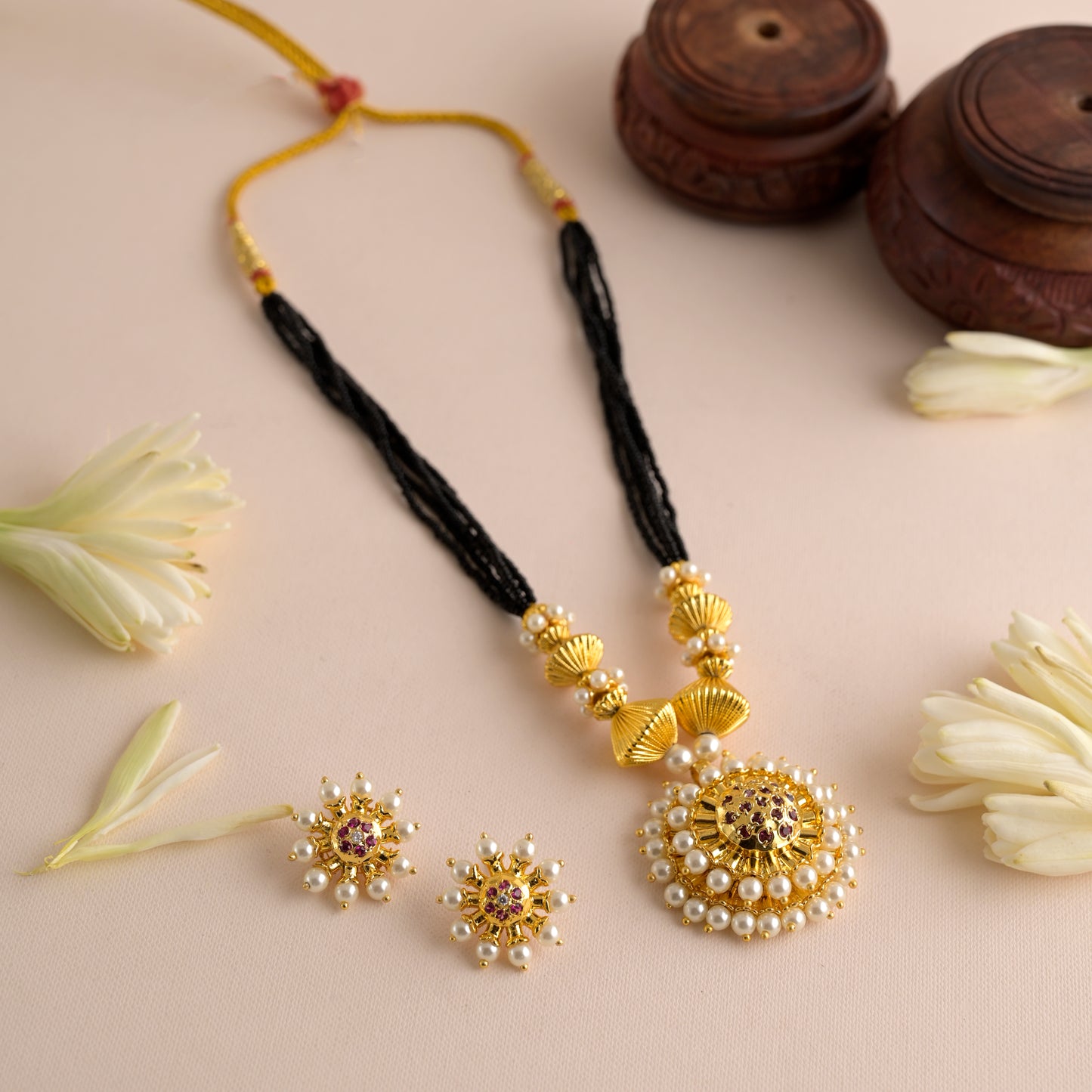 saajghat thushi mangalsutra