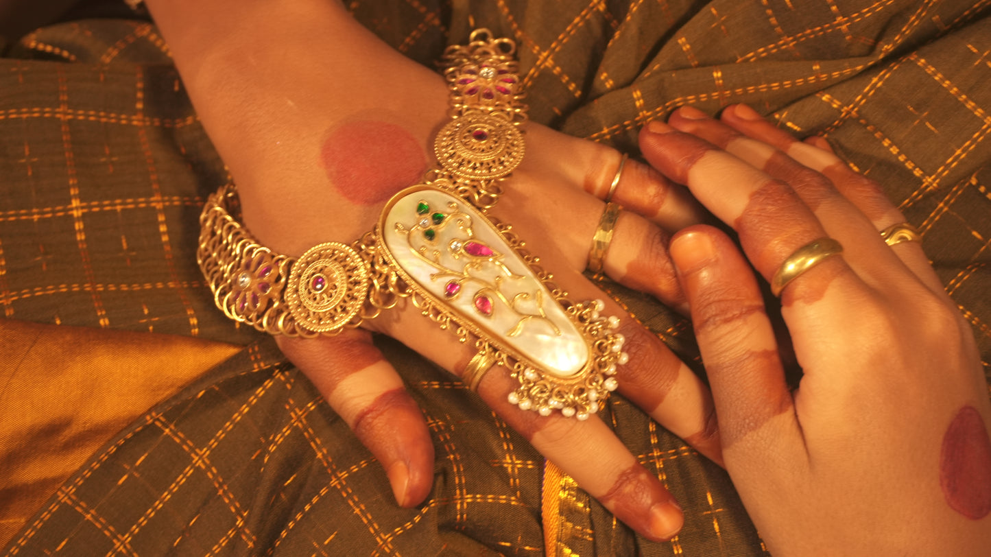 rajas meenakari kundan maal