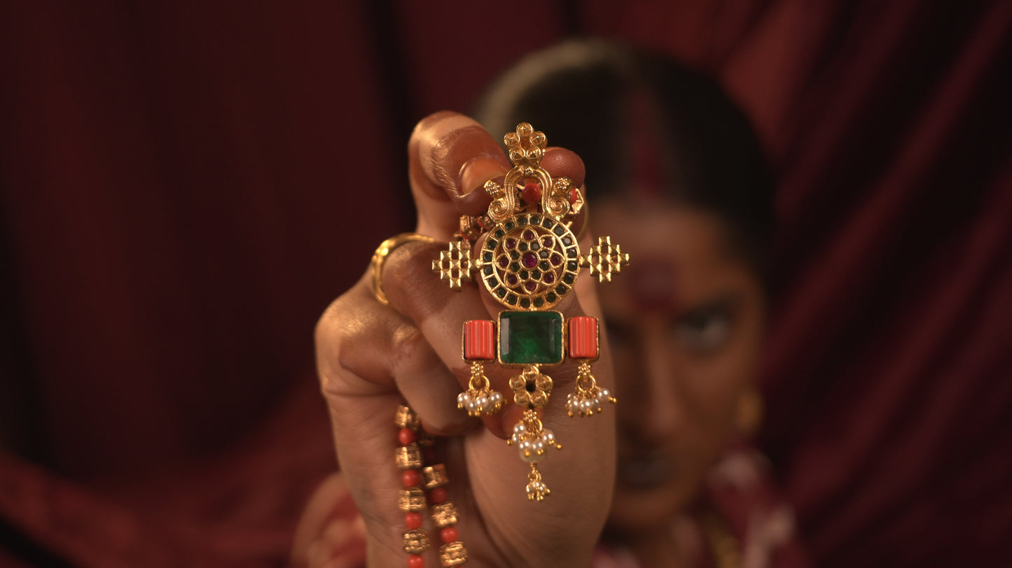 praval silver necklace