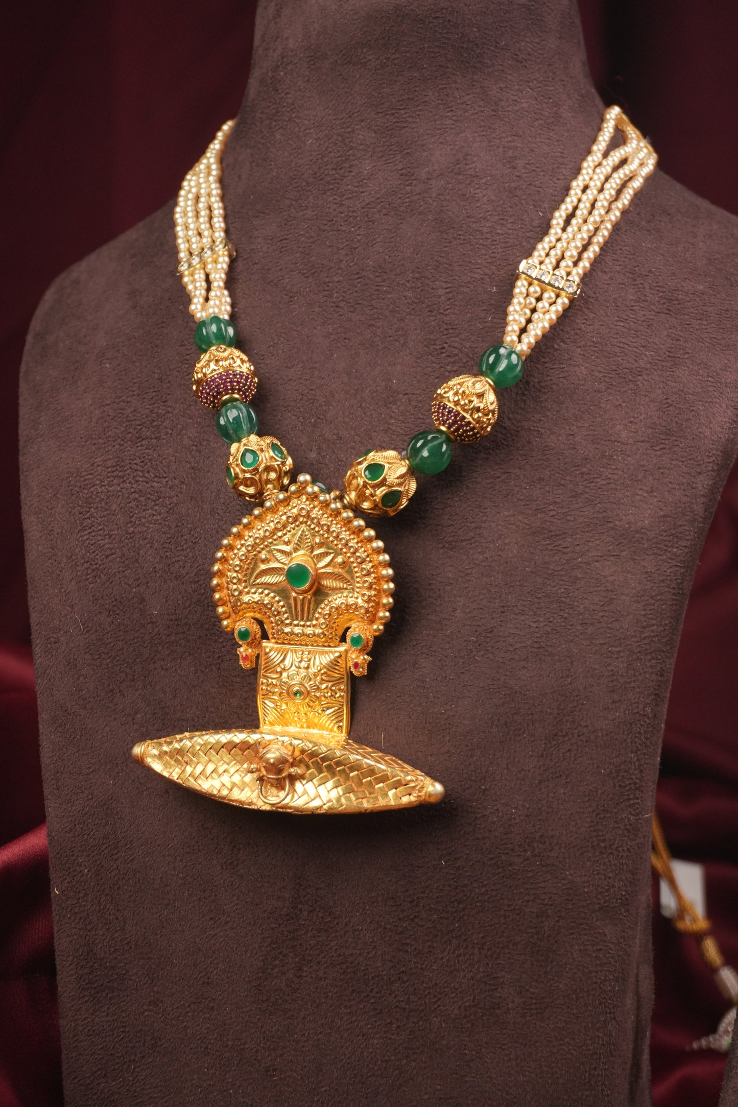 silver singhasan necklace
