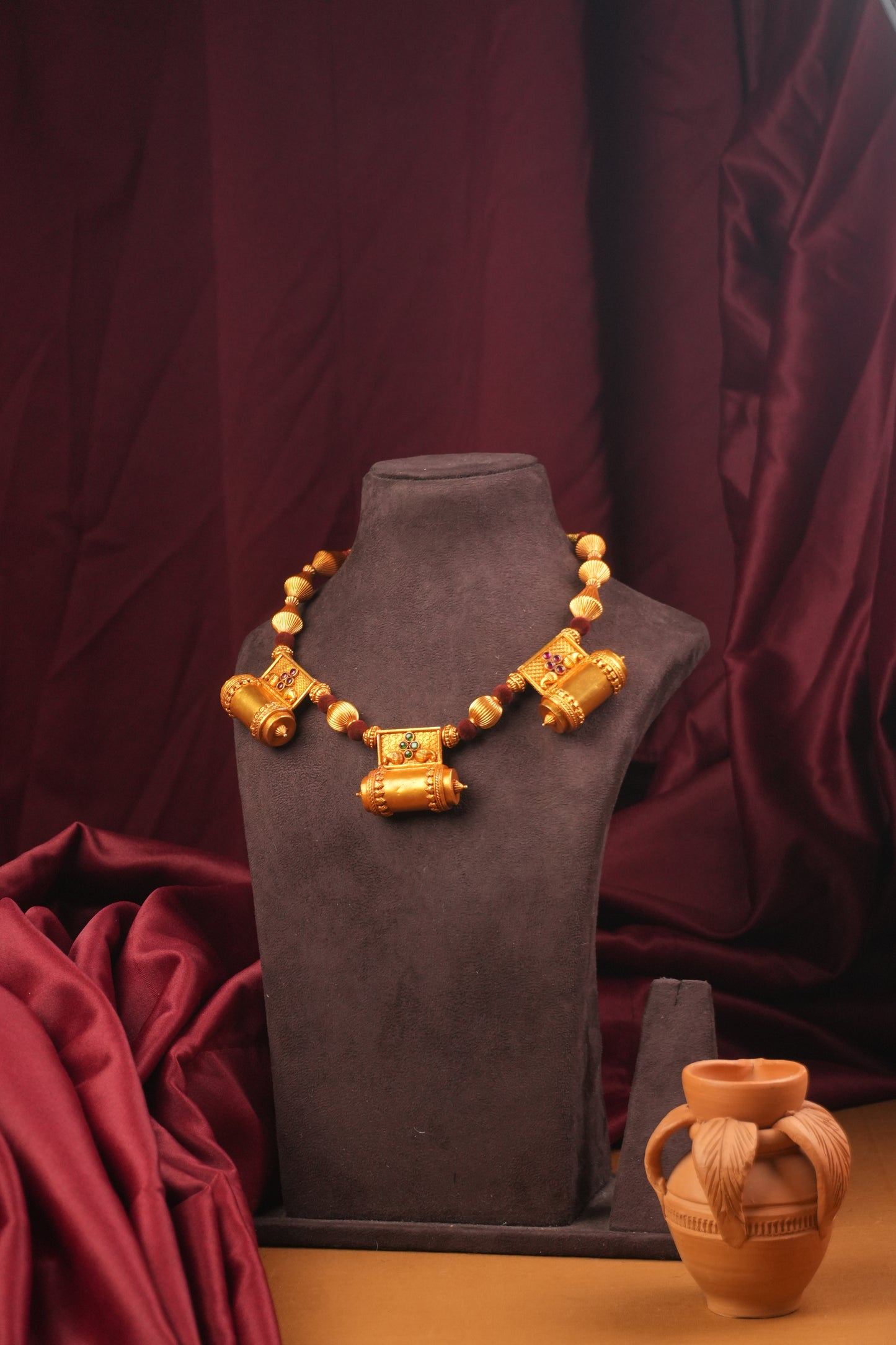 silver tait necklace