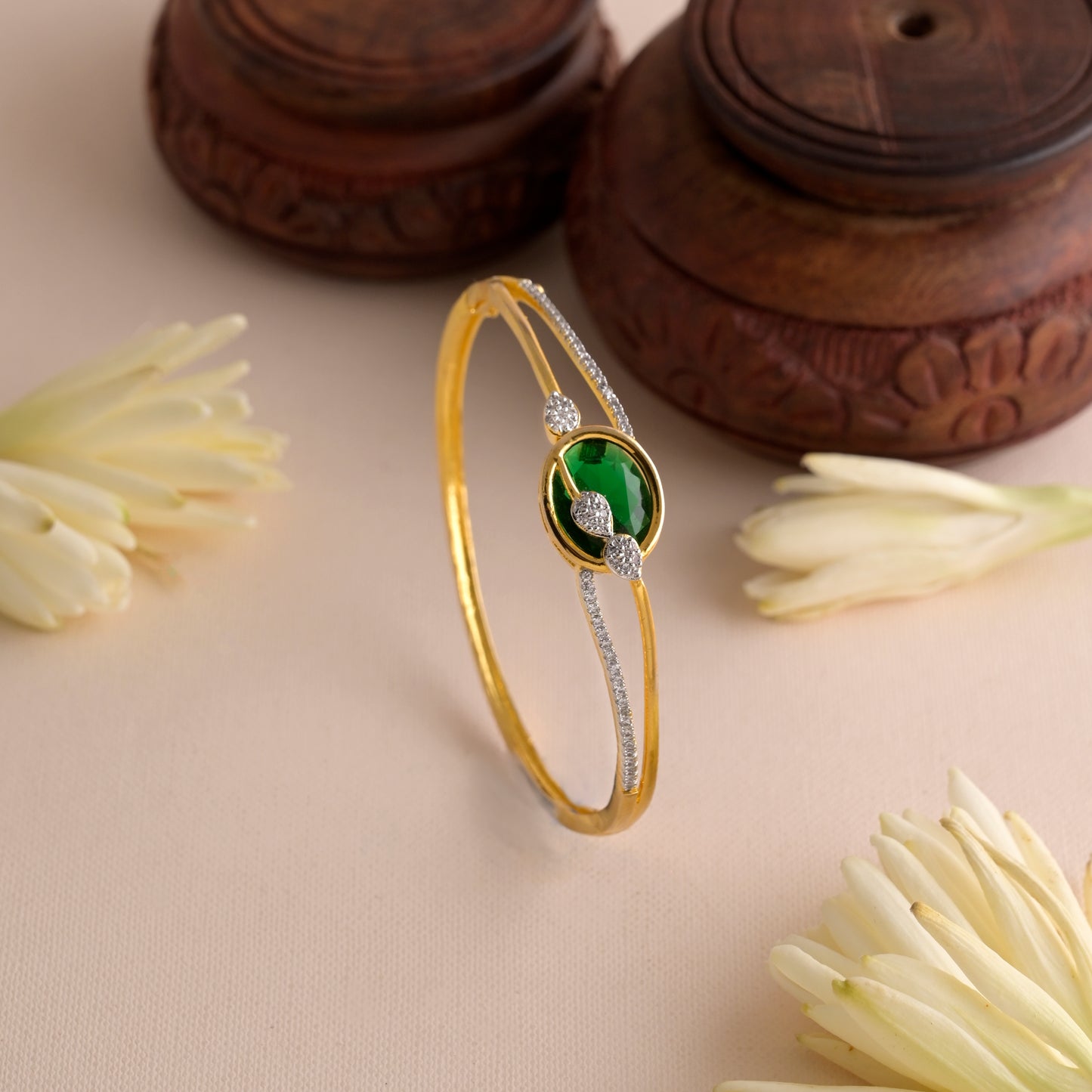 green halo ad bracelet
