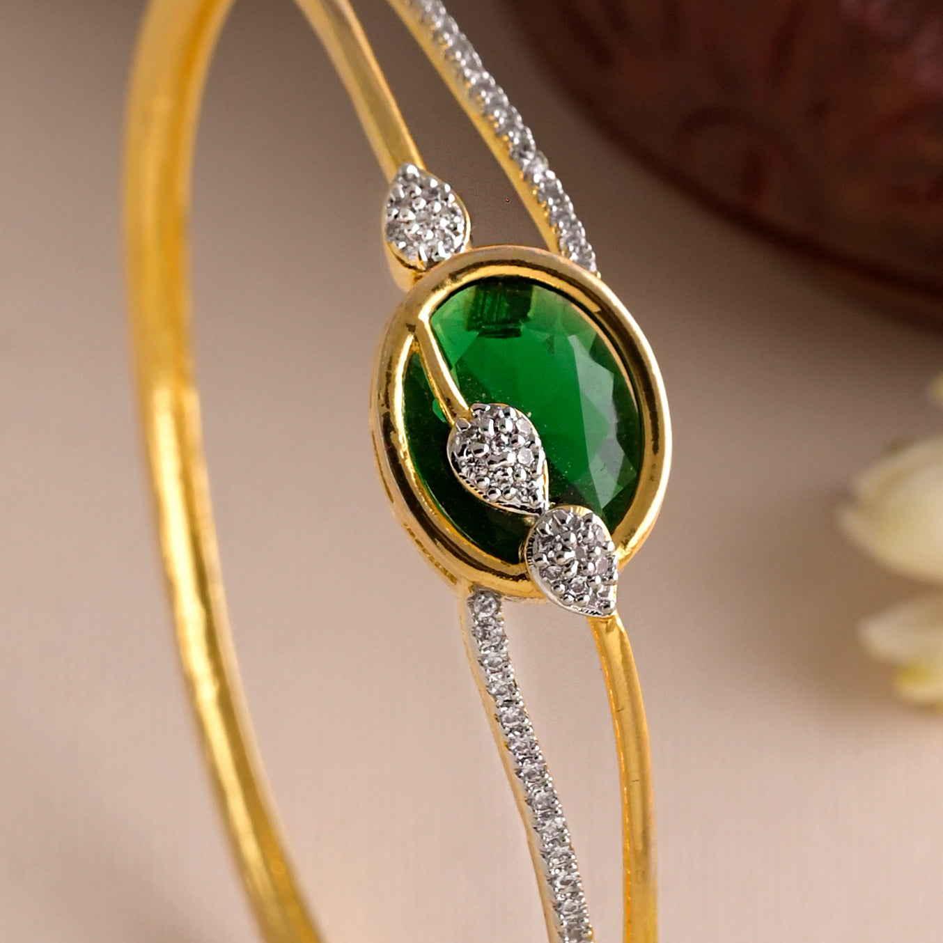 green halo ad bracelet