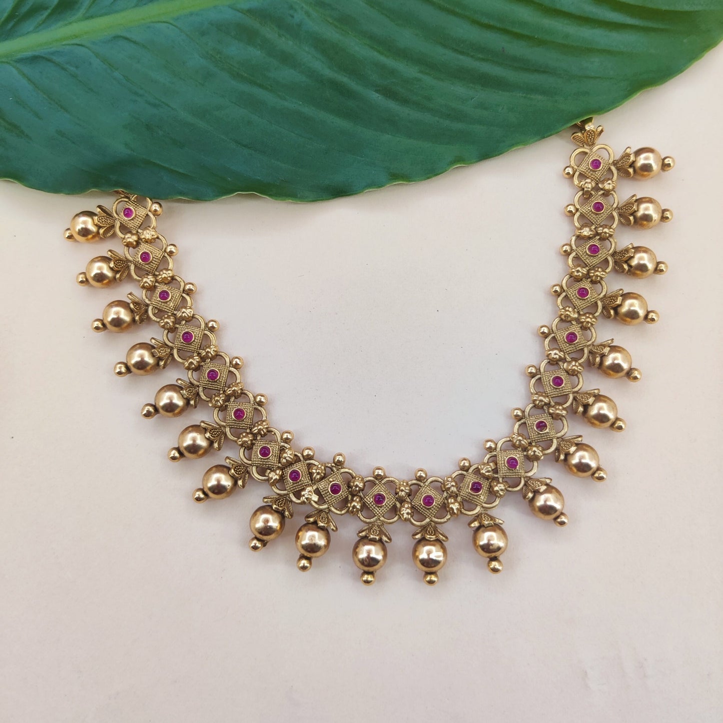 manivel antique necklace