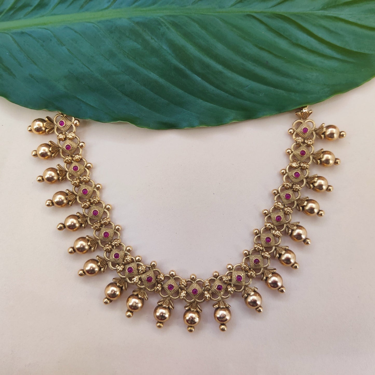 manivel antique necklace