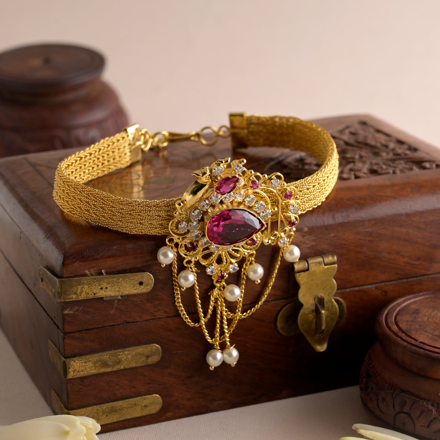 mor pankh pearl bajubandh