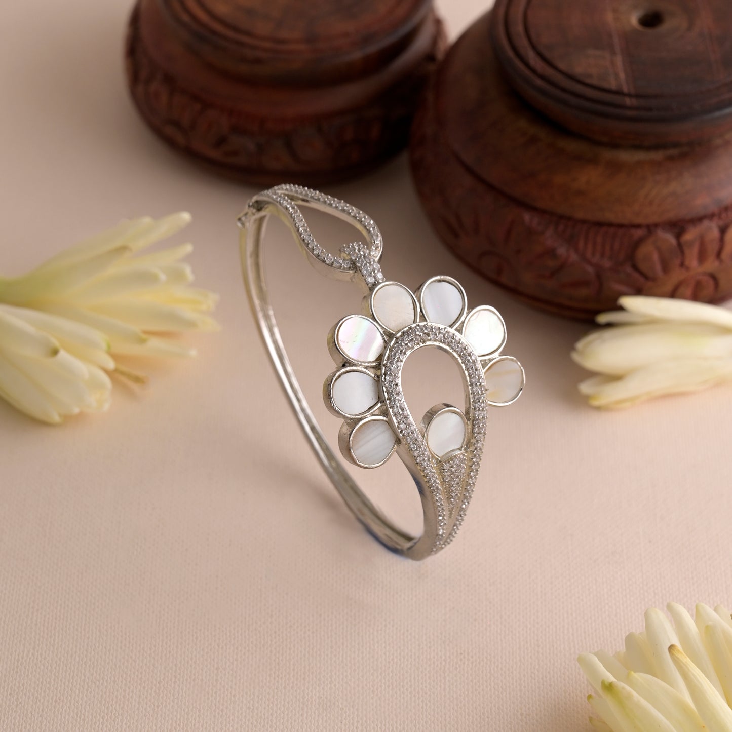 motherpearl floral american diamond bracelet