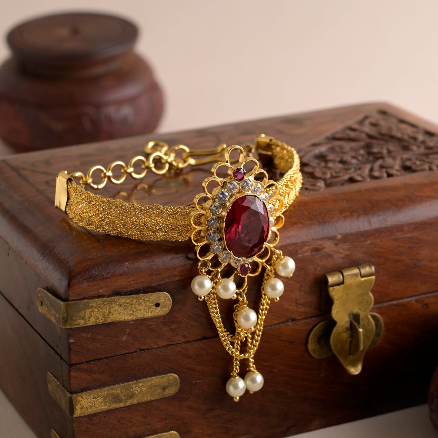 nayika ratna bajubandh