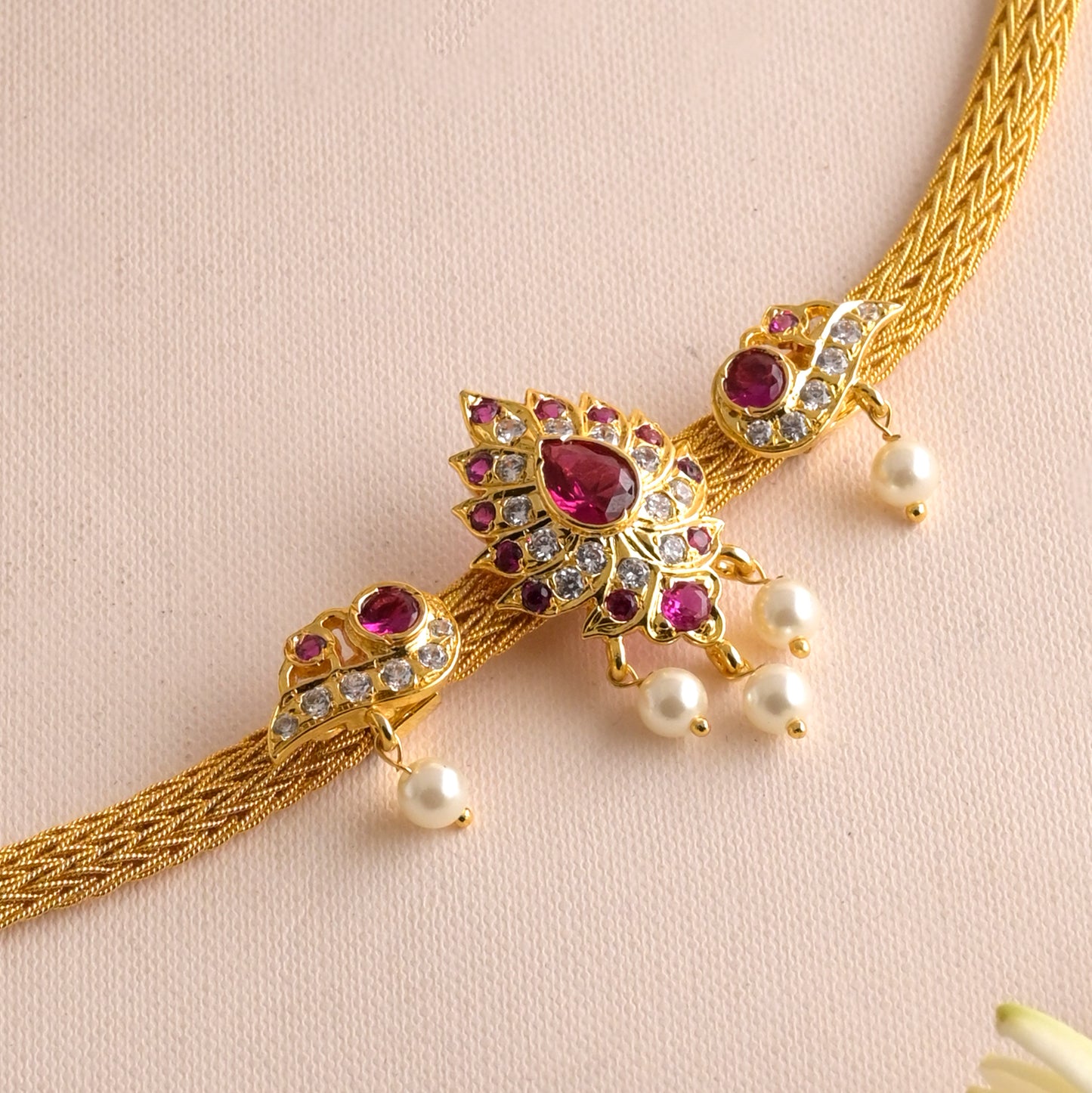 parna phool bajubandh