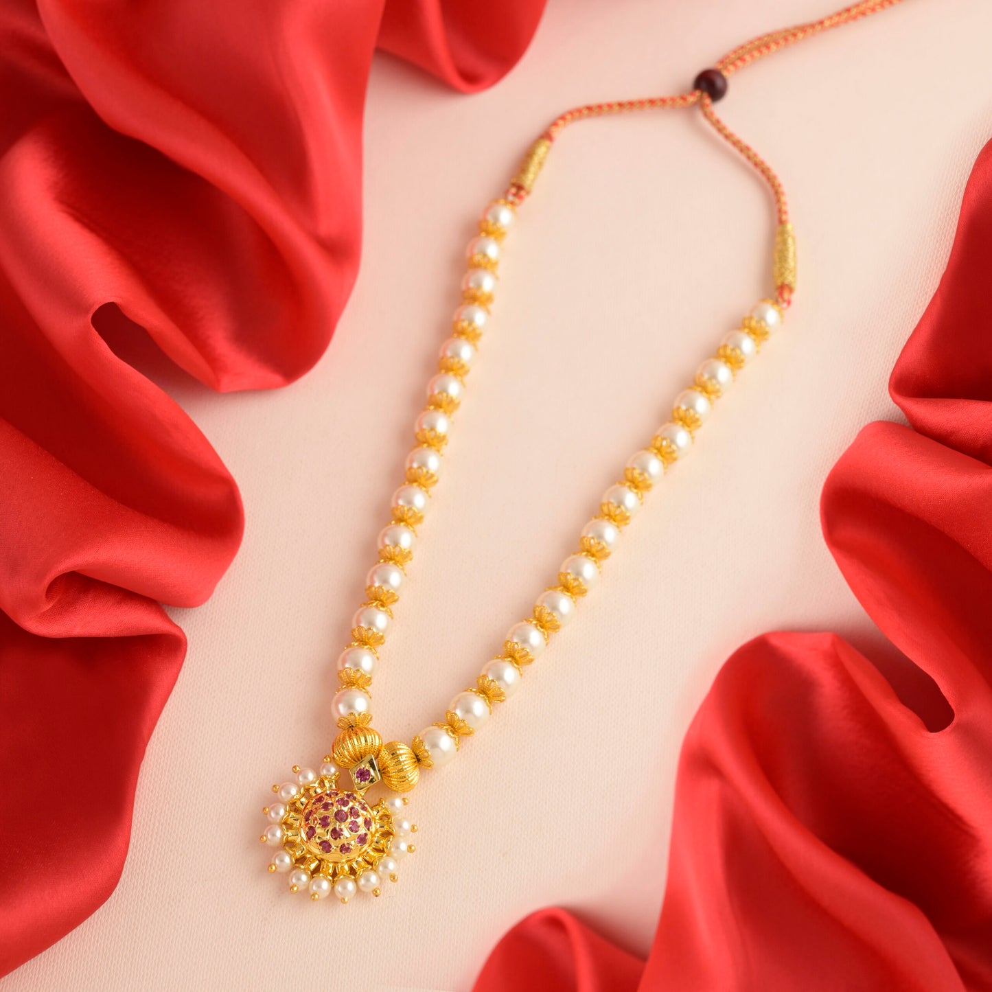 mudrika moti thushi necklace