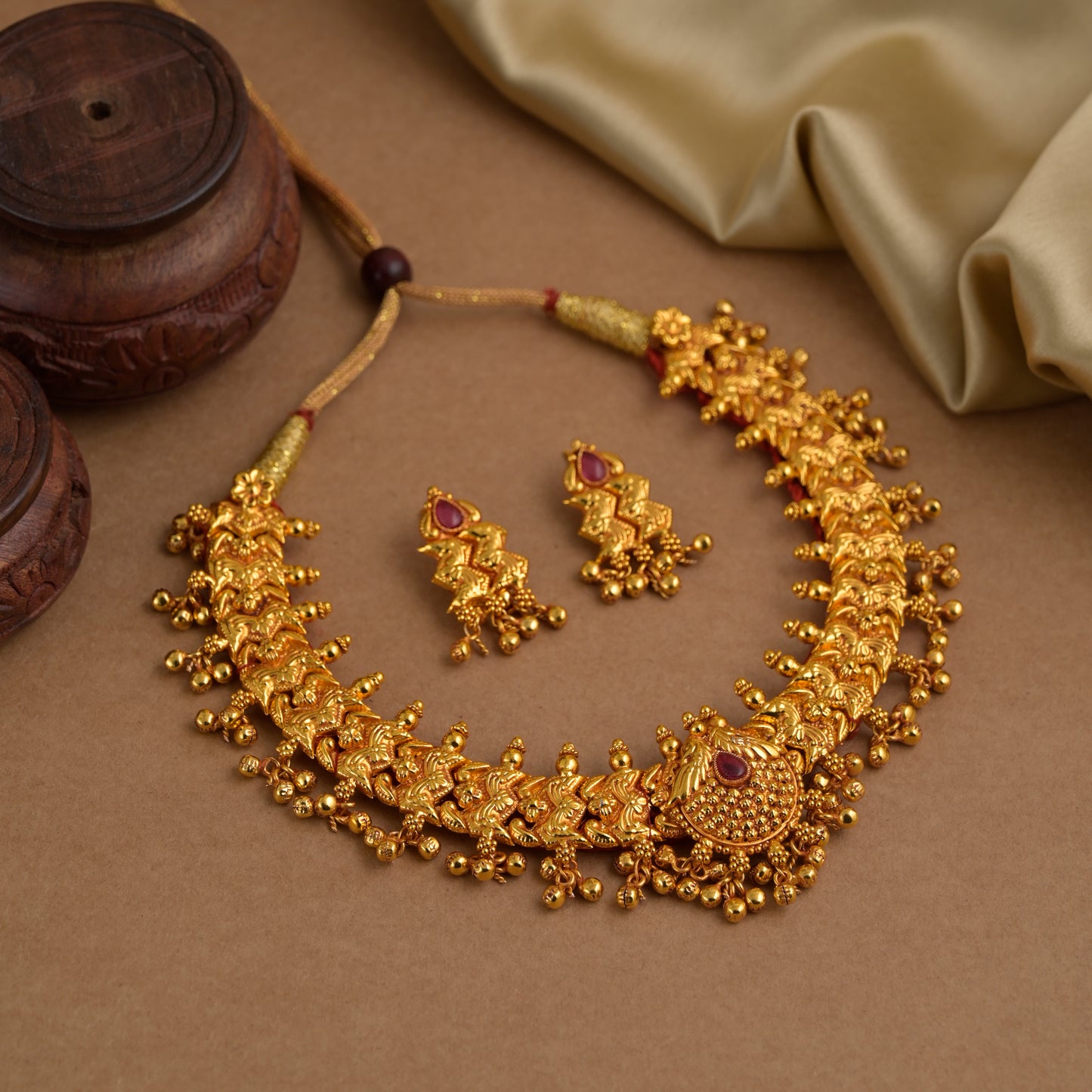 rajlakshami kolhapuri antique thushi