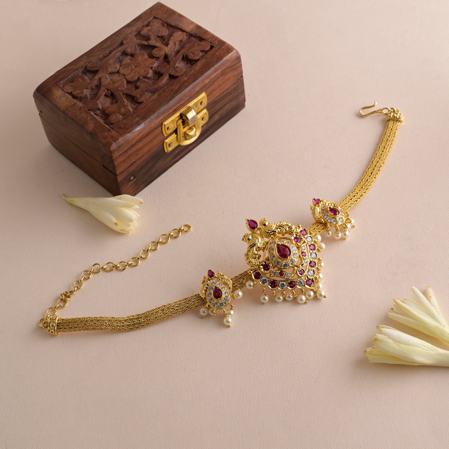 rani madhuri twin peacock bajubandh