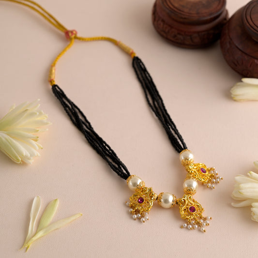 Triveni Mayur Thushi Mangalsutra