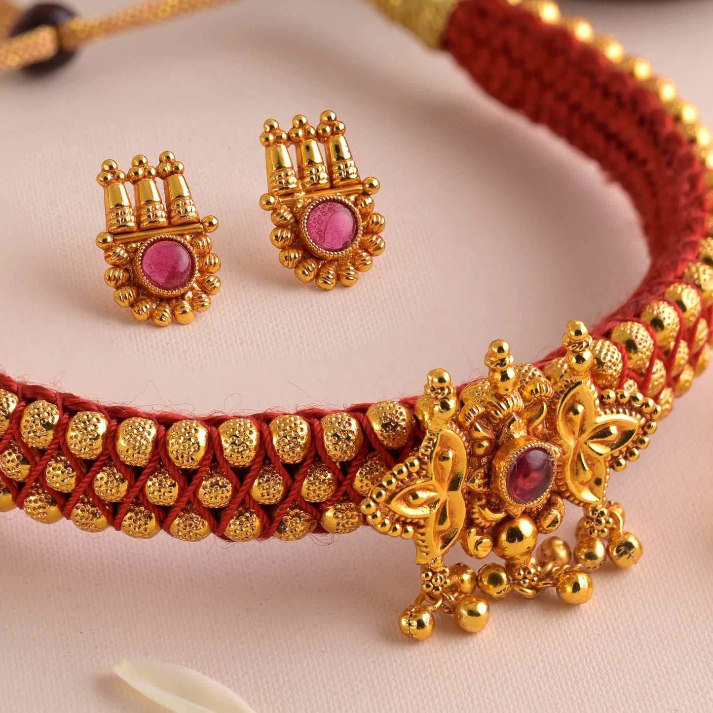 vijaylakshmi kolhapuri antique thushi