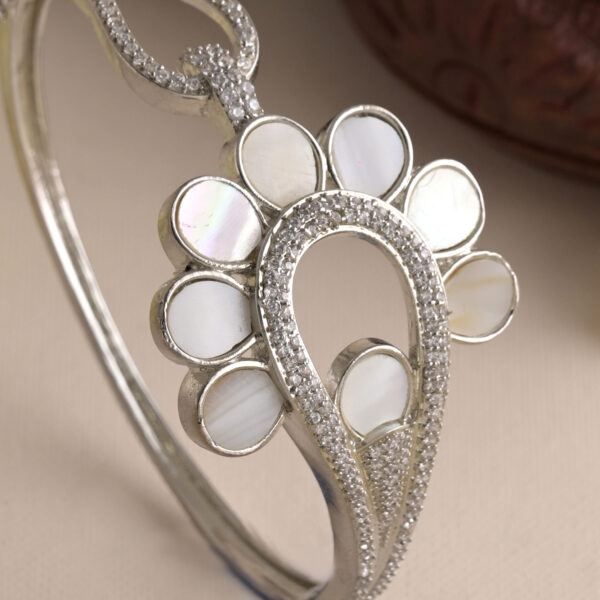 Motherpearl Floral American Diamond Bracelet