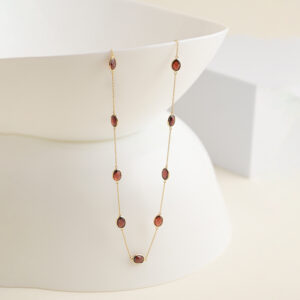 chain with garnet