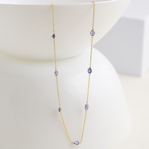 Chain With Tanzanite Ovel