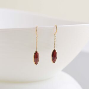 earring with garnet mq
